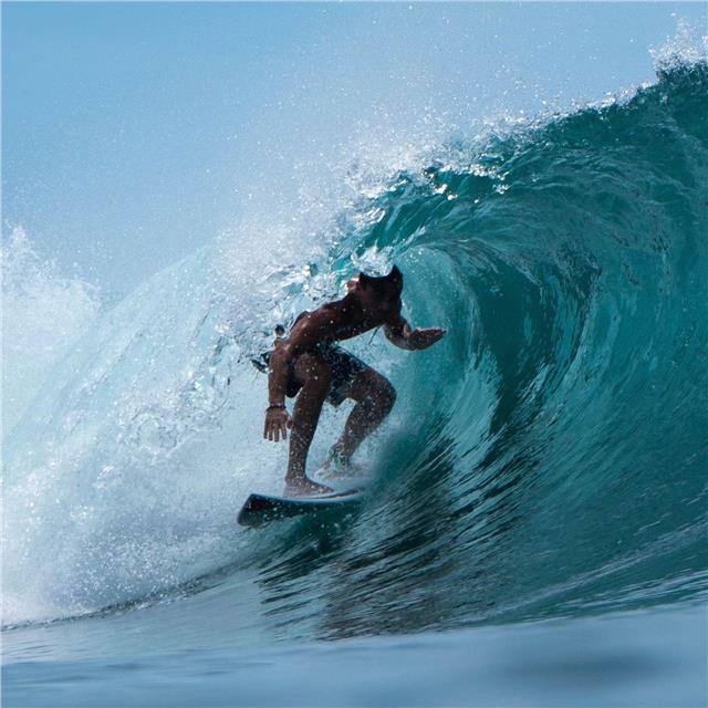 Check out this exhilarating shot of our very own @justinfavennec , embodying the essence of adventure with @mundakaoptic ! 🌊✨ Riding the waves in perfect form, Justin is not just conquering the sea but also showcasing the spirit of our brand - daring, bold, and always in style. Gear up with our latest collection and seize the day just like Justin! #mundakaoptic #surfthewave #adventureinstyle